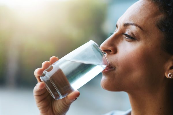 7 Tips untuk Menghindari Dehidrasi dan Menjaga Ginjal Sehat