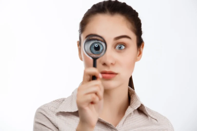 7 Tips Menjaga Kesehatan Mata di Era Digital