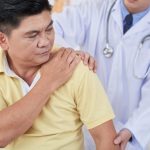 5 Tanda Bahu Kamu Perlu Diperiksa Dokter