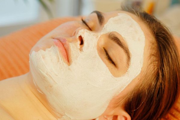 10 Cara Alami Mencerahkan Kulit Dagu 10 Cara Alami Mencerahkan Kulit Dagu