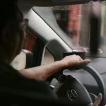 7 Cara Menjaga Mata Tetap Sehat saat Berkendara