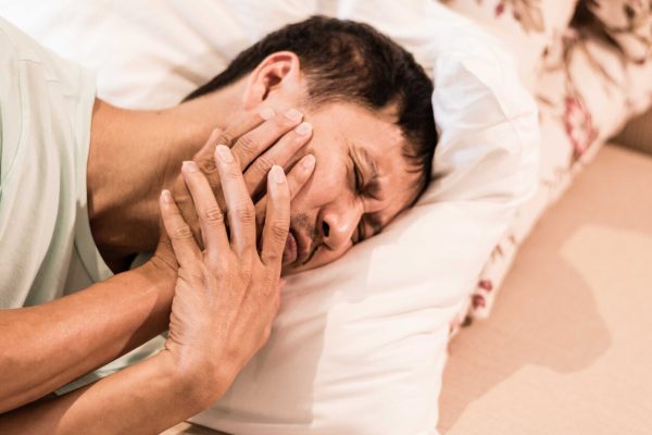 10 Hal yang Bisa Memicu Gangguan Sendi Temporomandibular (TMJ) 10 Hal yang Bisa Memicu Gangguan Sendi Temporomandibular (TMJ)