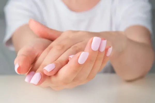 7 Kebiasaan Simpel yang Bikin Kuku Lebih Sehat 7 Kebiasaan Simpel yang Bikin Kuku Lebih Sehat